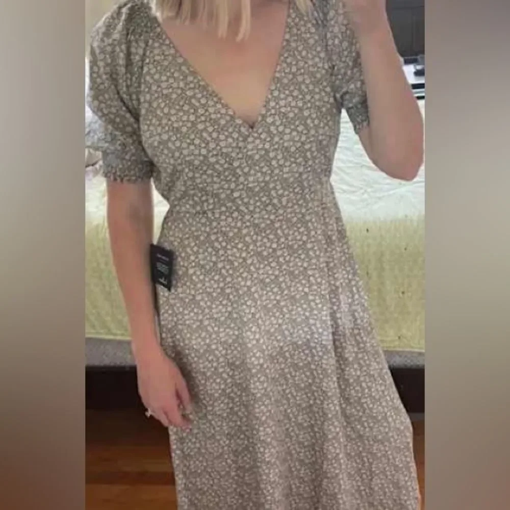 Lulus Times With You Sage Green Floral Print Puff Sleeve Midi Dress Size XS NEW - Picture 12 of 16